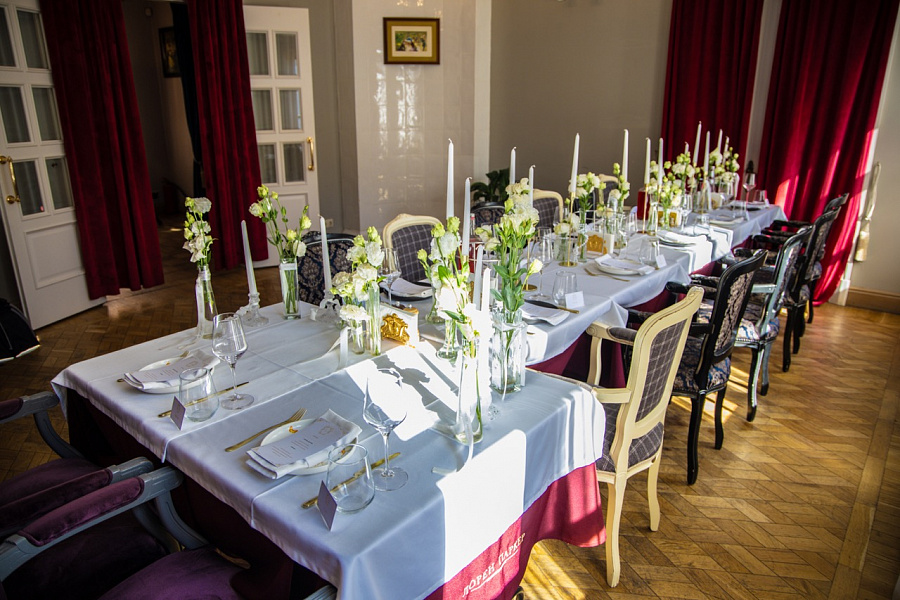 Весь второй этаж